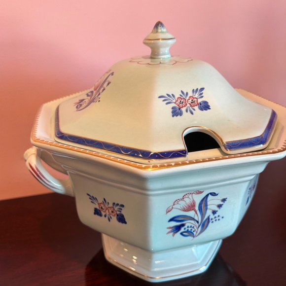 Calyx Ware Adams Member of the Wedgewood Group Light Blue Tureen with the Lid - Picture 5 of 8